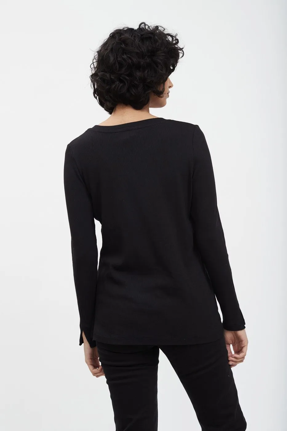 FDJ 1342161 Notched Long Sleeve Top