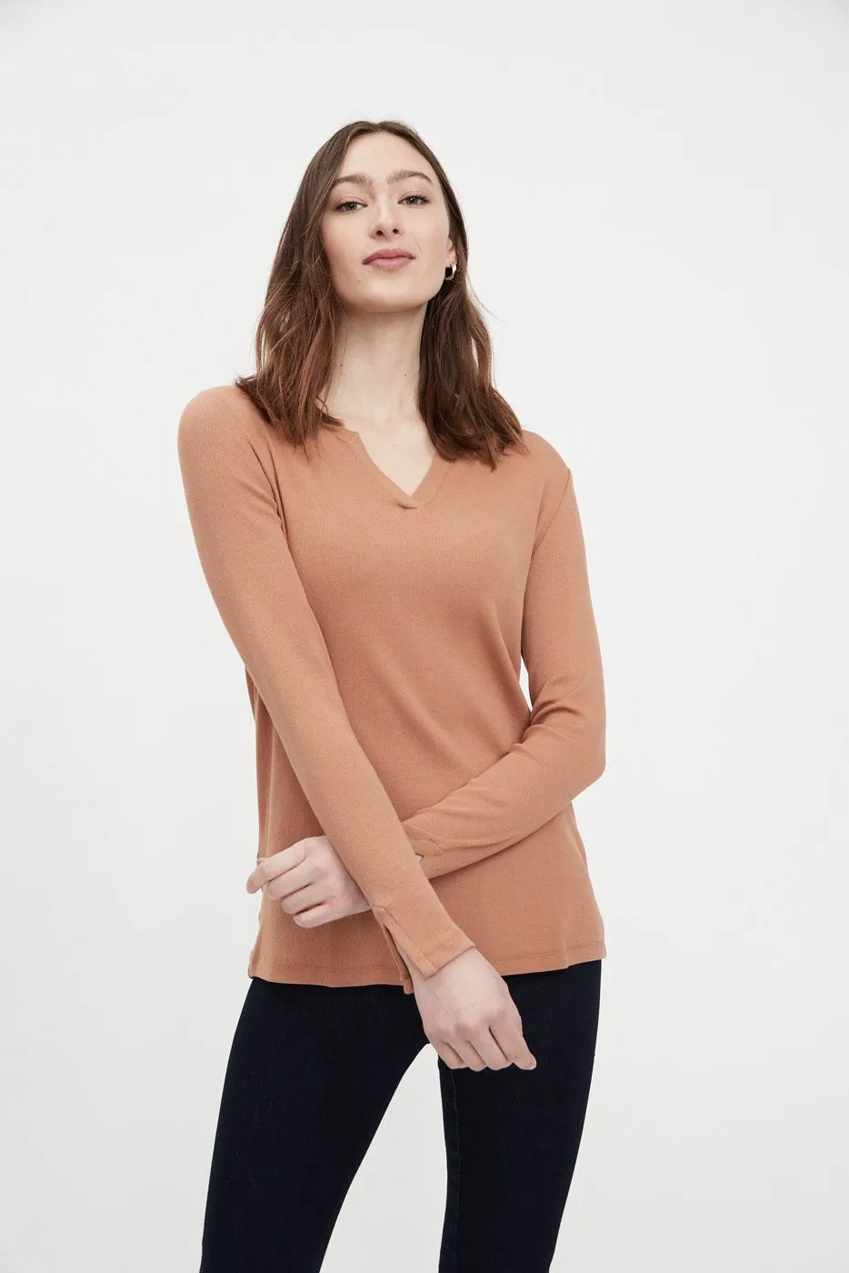 FDJ 1342161 Notched Long Sleeve Top
