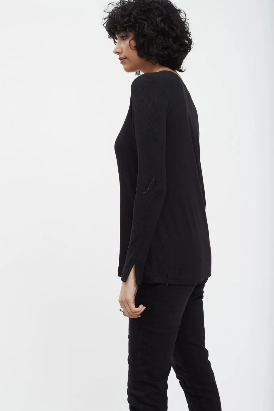 FDJ 1342161 Notched Long Sleeve Top