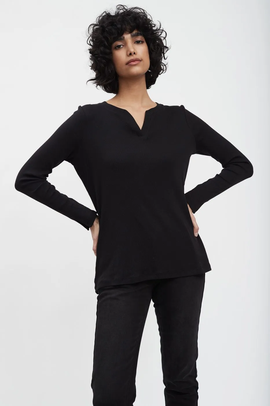 FDJ 1342161 Notched Long Sleeve Top